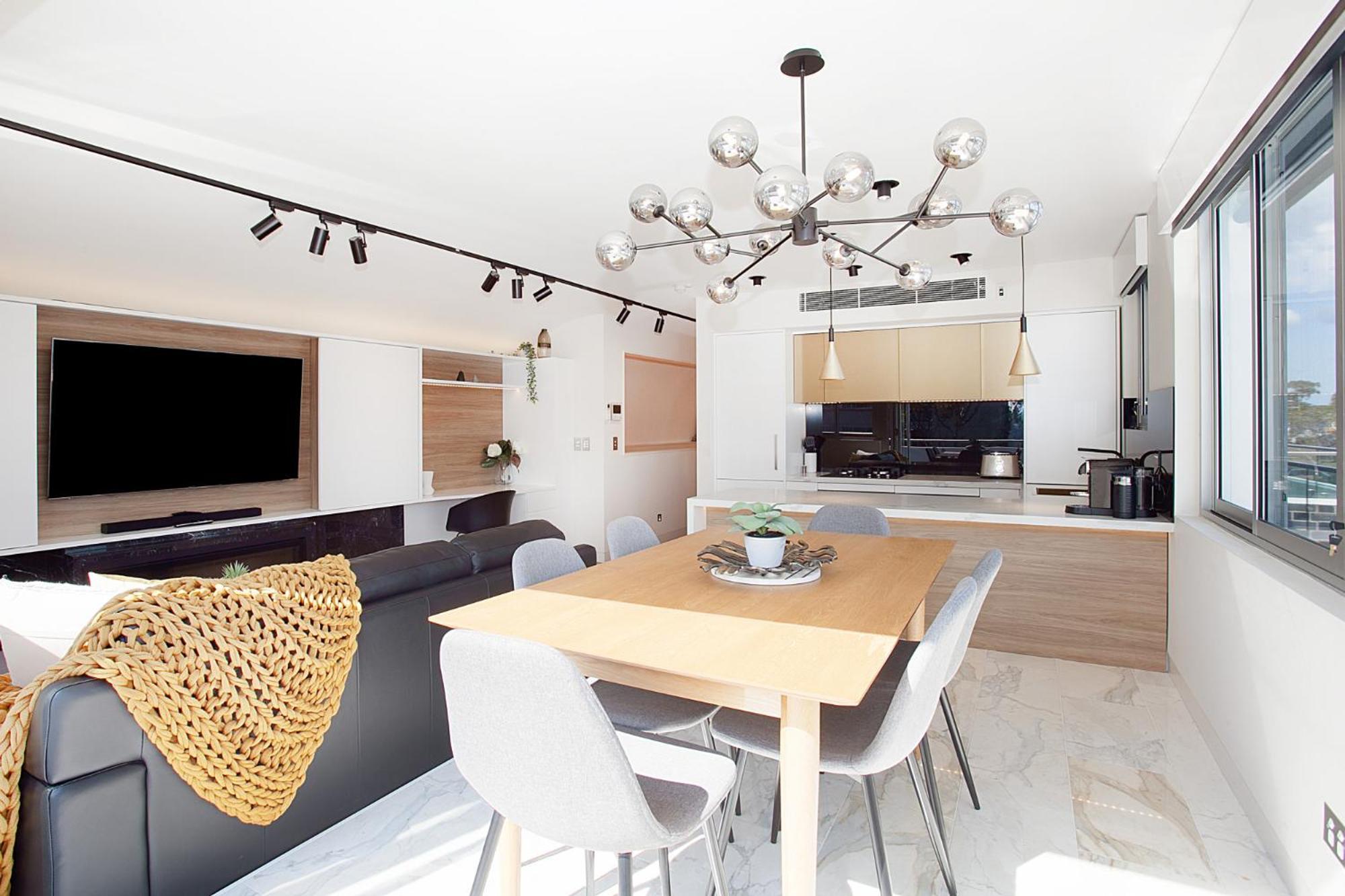 Perfect Located 2-bed With Spacious Balcony & Bbq Apartment