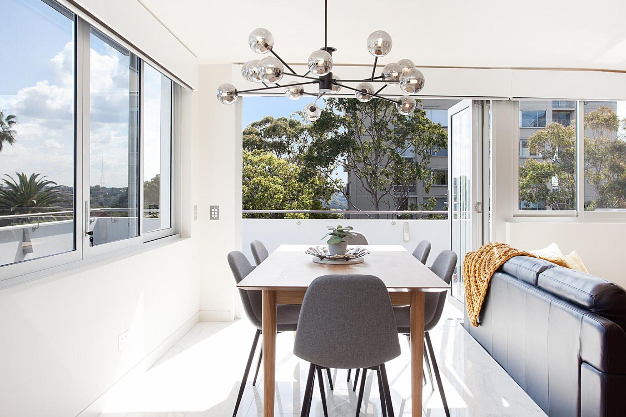 Perfect Located 2-bed With Spacious Balcony & Bbq *