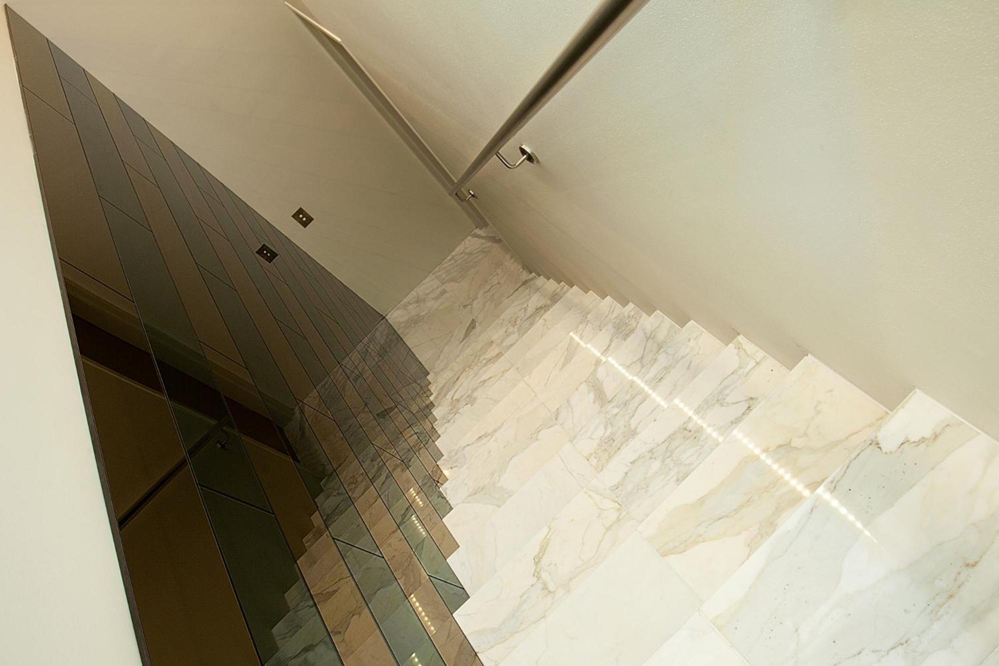 Perfect Located 2-bed With Spacious Balcony & Bbq Apartment Sydney
